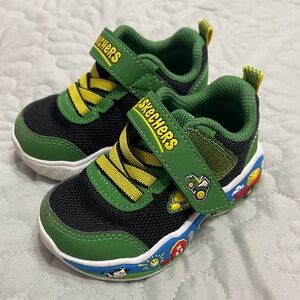 Skechers Toddler John Deere Green and Black Sneakers. Size 5c